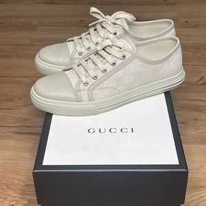 Gucci Sneakers Monogram in Beige